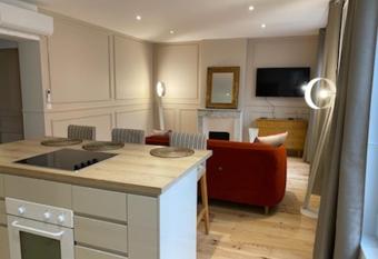 Magnifique appartement enti  rement neuf centre ville Cannes has Balcony rooms