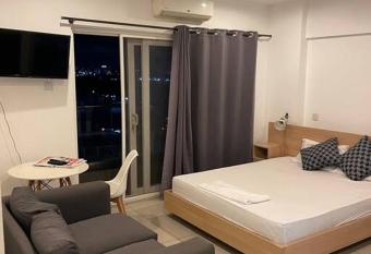 Modern Studio in Accra allows 18 year olds to book a room