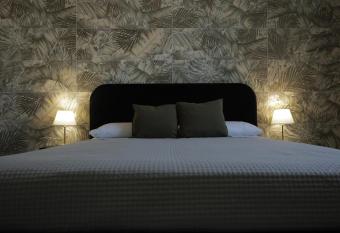 Sikel  a Bed & Breakfast allows 18 year olds to book a room