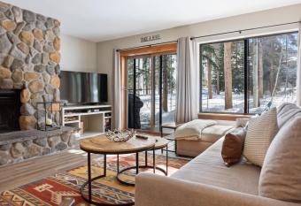 2BR Keystone Condo Near Slopes has rooms with a private hot tub