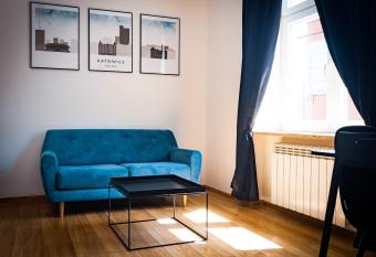 Black&White Apartment 8 allows 18 year olds to book a room