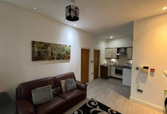 Immaculate 1-Bed Apartment in Birmingham has Balcony rooms