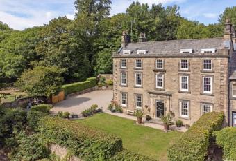 Decadent Georgian residence has Balcony rooms