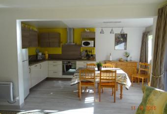 Appartement 6 personnes au pied du sancy has Balcony rooms