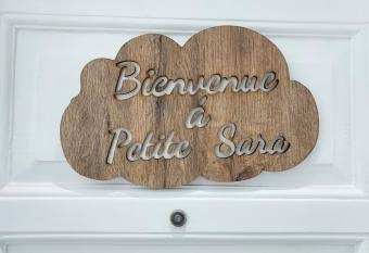 Petite Sara has Balcony rooms