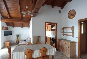 APPARTAMENTO ROEN has Balcony rooms
