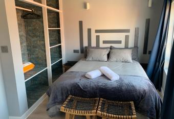 NOARU Apartamentos allows 18 year olds to book a room