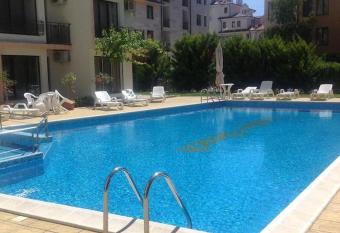 SannyBeach AmberBeach Apartment Bulgaria A14-1 allows 18 year olds to book a room