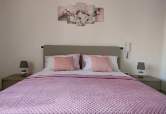 Bed and Breakfast EUROPE11 allows 18 year olds to book a room