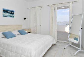 Villa ZEOS has Balcony rooms