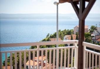 Seaview apartment Mimice has Balcony rooms