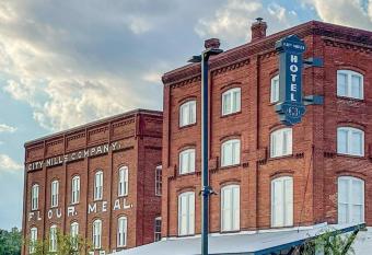 City Mills Hotel allows 18 year olds to book a room