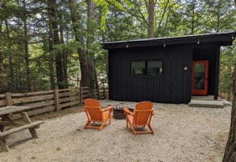 Modern luxurious secluded cabin in the woods - 22 has Balcony rooms