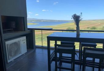 Gran Depto 2dorm. Los Molinos allows 18 year olds to book a room