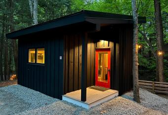 Modern luxurious secluded cabin in the woods - 25 has Balcony rooms