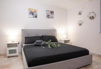 Suite Gli Ulivi has Balcony rooms