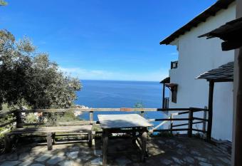 Double studio room with two single beds has Balcony rooms