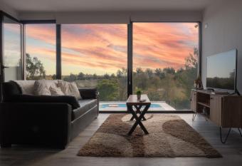 Casa en la naturaleza con vistas a las Sierras has Balcony rooms