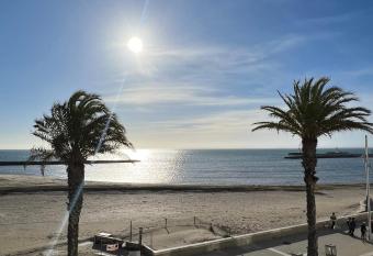 Mer et Soleil Appartement Vue Mer allows 18 year olds to book a room