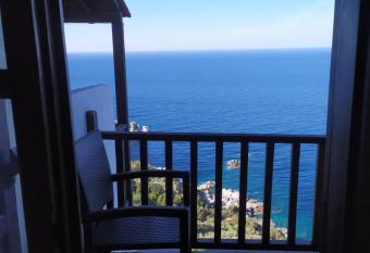 Double studio room in Mylopotamos with beautifull view has Balcony rooms