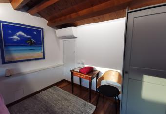Mansarda centro storico allows 18 year olds to book a room