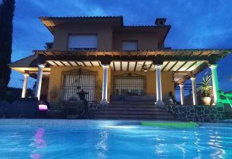 Chalet con encanto has Balcony rooms