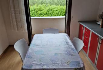 SEA SHELL APARTMENTS has Balcony rooms