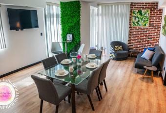 Hollywood Apartment-with Parking en Centro Vivo allows 18 year olds to book a room