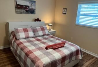 Quiet rooms by South Lakeland with private bath Room B allows 18 year olds to book a room