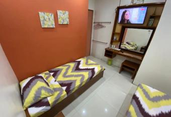 TERRA: Grove area, 2 min walk to UPLB Gate allows 18 year olds to book a room