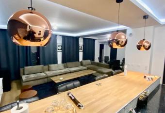 Maison avec jardin proche Paris Centre, Disneyland has Balcony rooms