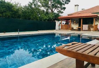 Villa Kayin(next to creek)with private pool has Balcony rooms
