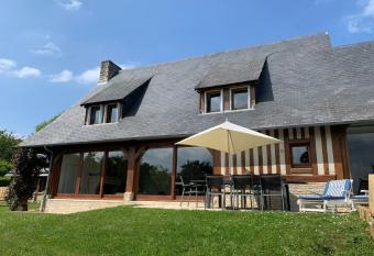 Bener Inn Une maison 3 chambres 105 m2 ou Une maison 2 chambres 50 m2 ou les 2 maisons has Balcony rooms