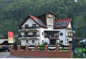 Zan Hotel has Balcony rooms