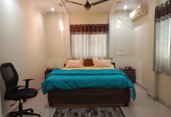 Ecstasy has Smoking rooms