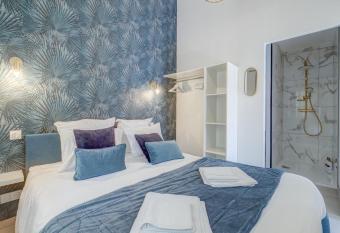 Reves de pampa - CASA AZUR allows 18 year olds to book a room