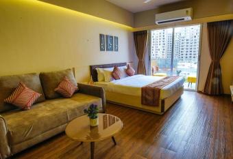 Weekend Address by 2nd Homes has Balcony rooms