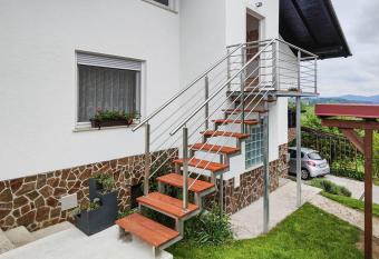 Apartma Hilltop Haven has Balcony rooms