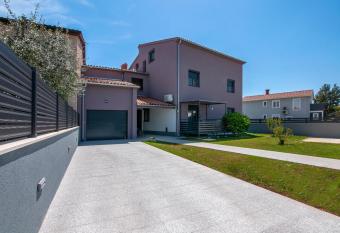 Apartments Kajfes has Balcony rooms