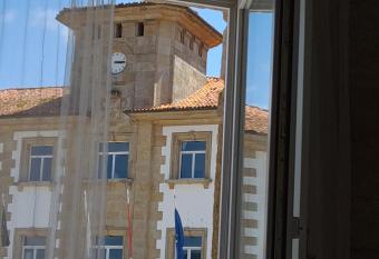 Hospedaje CasaSampedro allows 18 year olds to book a room