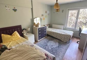 Home near to Viaport marina has Balcony rooms