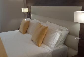 Orchid Luxury Suite allows 18 year olds to book a room