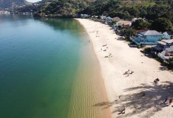 Casa em Praia Brava a 5 passos do mar has Balcony rooms
