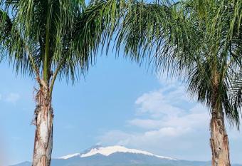 House ColdRiver has Balcony rooms