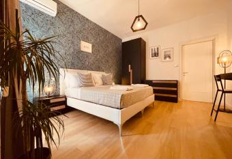 Carducci 83 allows 18 year olds to book a room