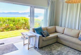 Self Catering Apartment - De Kelders has Balcony rooms