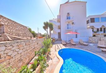 T  bin K  lt  r Evi allows 18 year olds to book a room