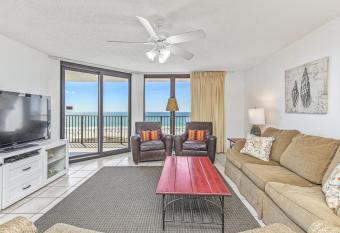 Phoenix 6 Unit 813 has Balcony rooms