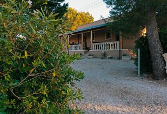 Appartamenti Turistici Aprile Anna Laura has Balcony rooms