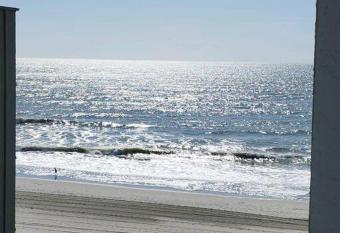 Oceanview Efficiency 50608 has rooms with a private hot tub